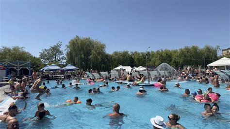 Stațiunea Tășnad atrage turiștii ca un magnet. Merită vizitată.